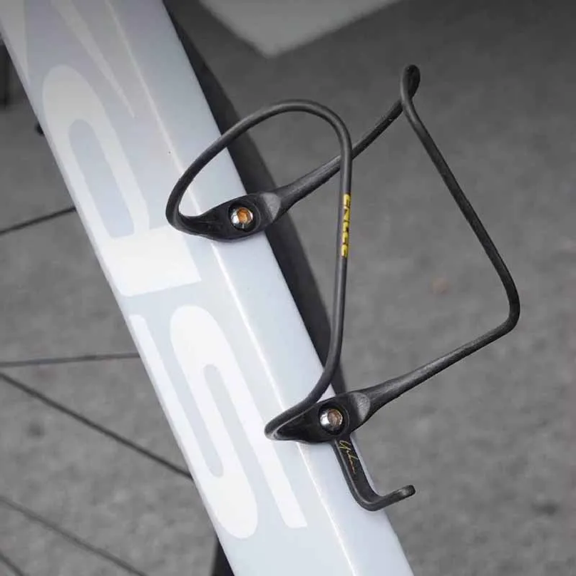 Ultra Cycling Gear - 9g超軽量カーボンファイバー自転車ボトルケージ エアロハイカーボンコンポジットバイクボトルホルダー MTBロードサイクリングギア用